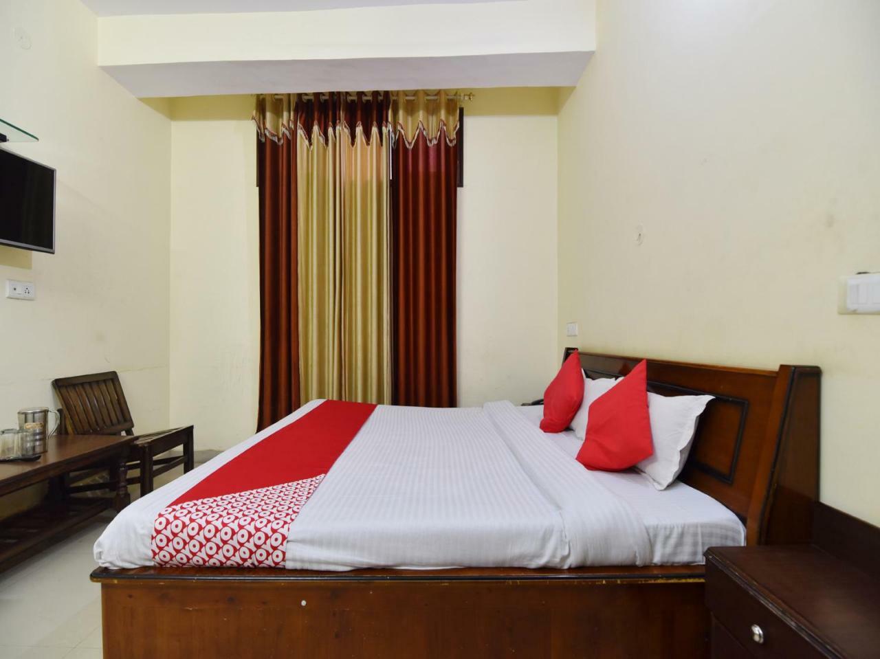 Oyo 28027 Hotel Dhruv Mandi Exterior photo