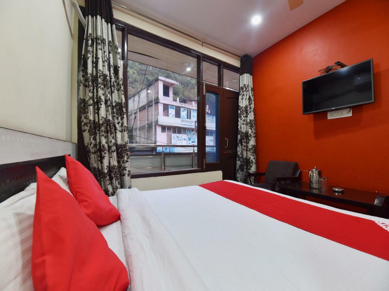 Oyo 28027 Hotel Dhruv Mandi Exterior photo