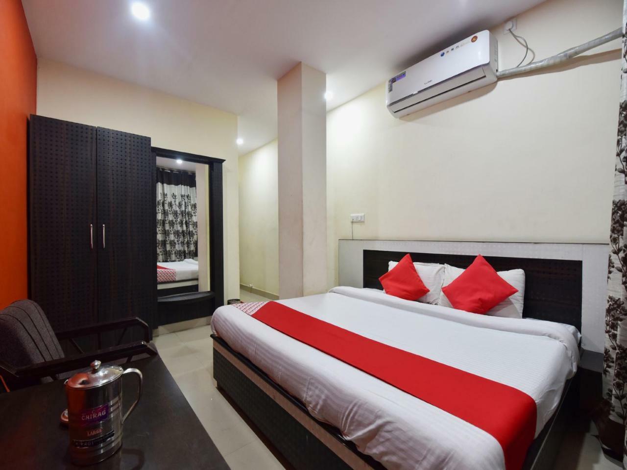 Oyo 28027 Hotel Dhruv Mandi Exterior photo