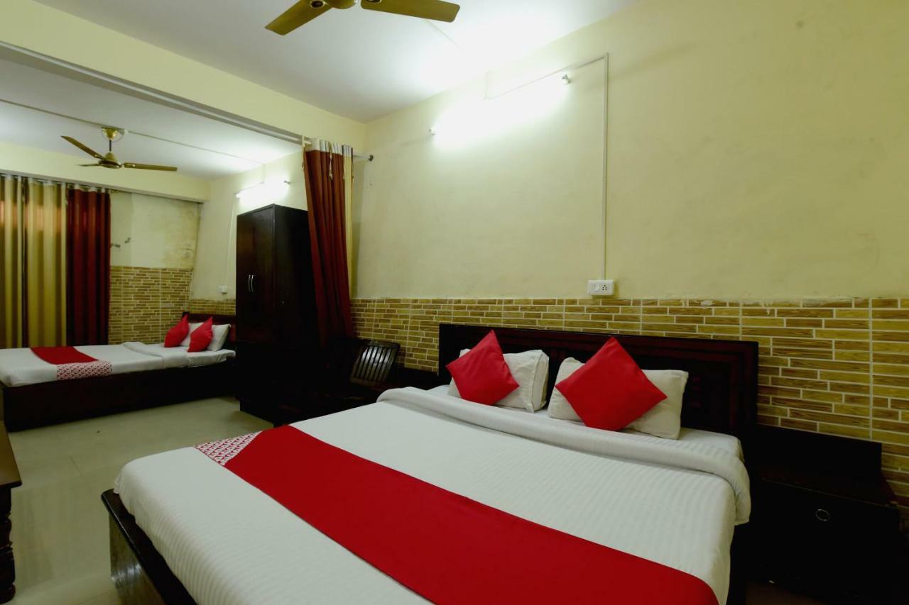 Oyo 28027 Hotel Dhruv Mandi Exterior photo